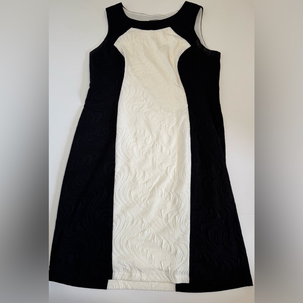 Roz & Ali sleeveless black and white dress size 14